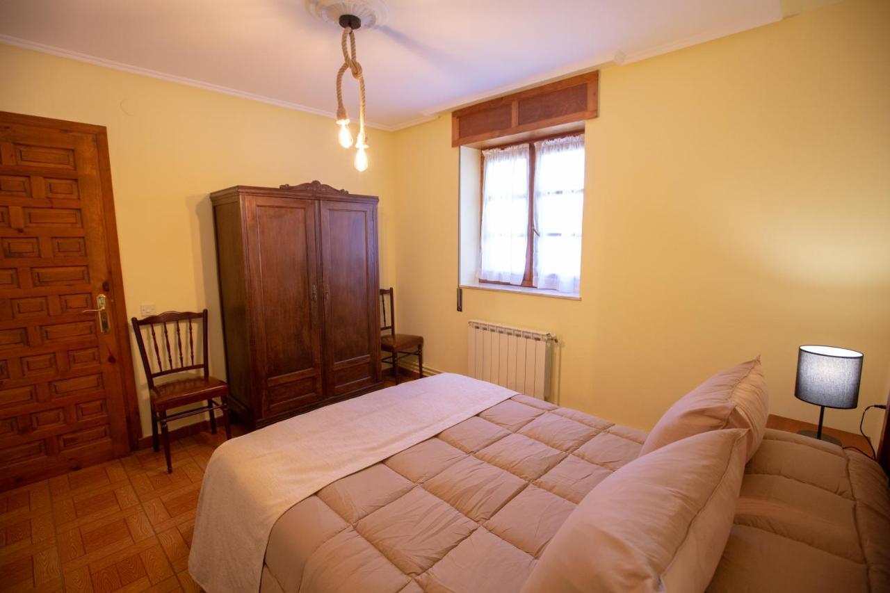 La Casona De Cardes Hotel Onís Eksteriør billede